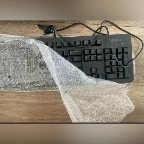 “Host Pick”!! Lenovo Legion KM300 RGB Gaming Combo Keyboard and Mouse - Picture 4 of 4